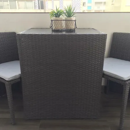 The Lighthouse Apartment *