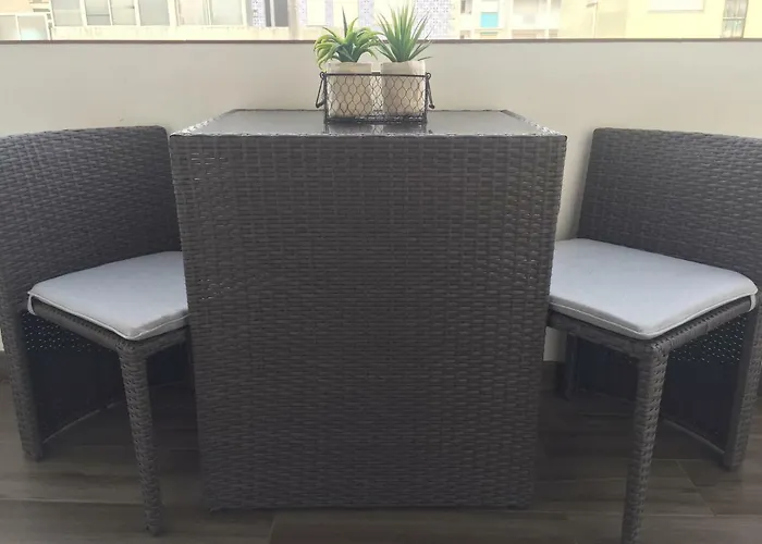 The Lighthouse Apartment *